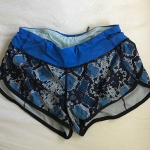RARE pattern lulu shorts